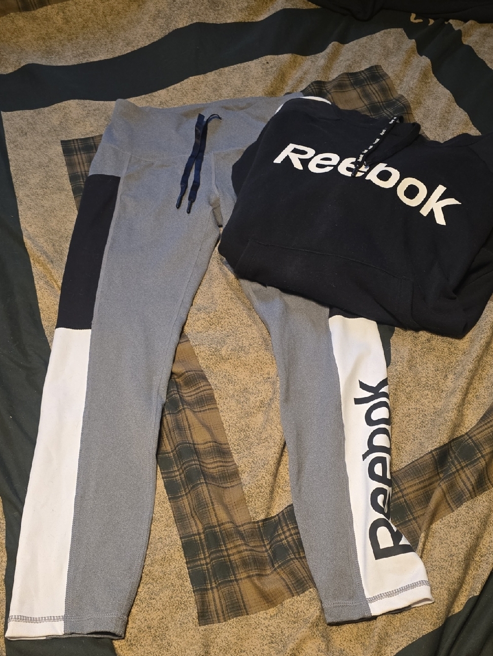 Reebok Black Hoodie with Gray and White Colorblock Leggings Brand New Medium